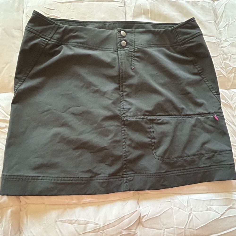 Title Nine Athletic Golf Travel lightweight skirt